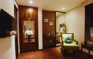 Hotel Emerald Waters Classy的休息区