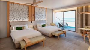坎昆Haven Riviera Cancun - All Inclusive - Adults Only的海景客房 - 带两张床