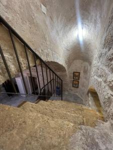 伯利恒Qandeel - Dar Botto的石砌建筑的楼梯