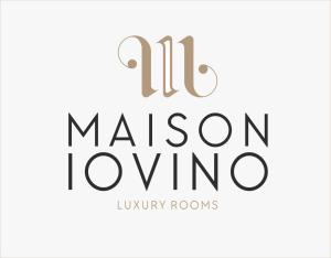索伦托YourHome - Maison Iovino Luxury Rooms的豪华客房的一套单克图标
