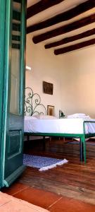 菲利库迪岛Villa Chiara的卧室配有一张床