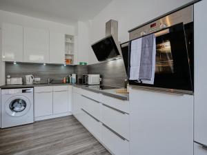 Appartement OTTO I - Erfurt Zentrum的厨房或小厨房