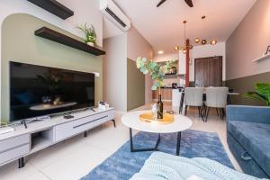 Greenfield Residence Sunway City View 3B2B and Studio 12pax 3Car Netflix平面图