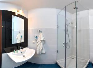 霍克兰德酒店的一间浴室