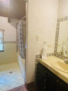 安提瓜危地马拉别墅酒店的一间浴室