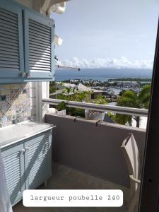 哥西尔Blue lagon appart的海景阳台。