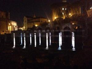 罗马多莫斯芬提斯酒店的夜晚在城市里一群灯光