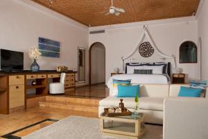 Zoetry Villa Rolandi Isla Mujeres Cancun - All Inclusive的休息区