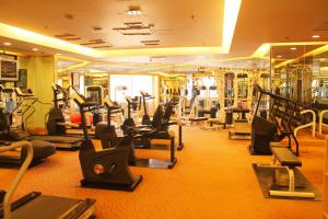 北京中航泊悦酒店 的健身中心和/或健身设施