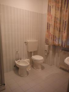 马什塔兹酒店的一间浴室