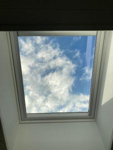 加尔多内-里维耶拉BiancoGelso b&b Vegan的云天房间的窗户