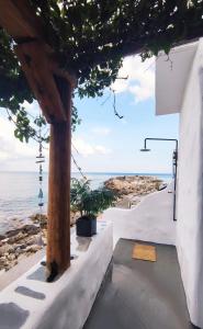 阿彻奇洛斯Stegna Rita's apartment的享有海景。