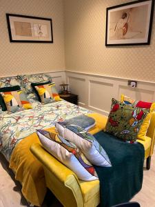 Stunning 2 bed in the heart of hebden bridge客房内的一张或多张床位