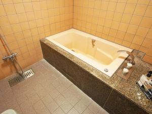 Yoshiokaフラミンゴ　大人専用的带浴缸的浴室和卫生间