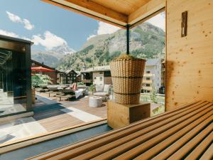 采尔马特BEAUSiTE Zermatt的山景度假屋