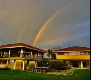 班加罗尔Nambiar Club Bellezea的天上一排彩虹