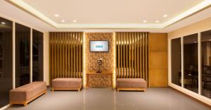 Aveon Express Hotel by Daphna Management的休息区