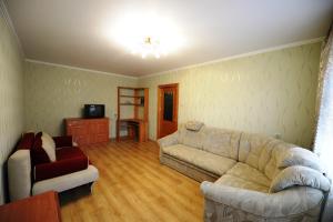 72 Arenda Apartment Stavropolskaya 1 bld 2的休息区