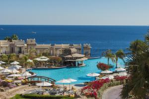 沙姆沙伊赫沙姆沙伊赫艾尔萨拉姆协和酒店的毗邻大海的大型游泳池