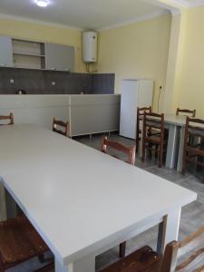 Gogi Jafaridze's Guesthouse的厨房或小厨房