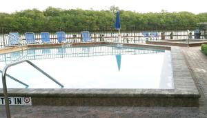 博尼塔酒店及高尔夫俱乐部VRI度假村内部或周边的泳池