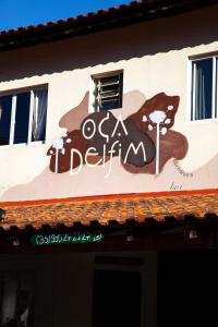 德尔芬莫雷拉Oca Delfim的大楼一侧餐厅标志