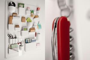 MollisKerenzer15 - The Studio的墙上厨房里的红色冰箱