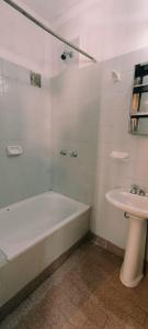 Hotel Central的一间浴室