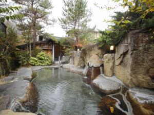 高山游传统日式旅馆的相册照片