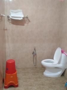 N R Resort Kaziranga的一间浴室