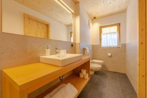 塞斯托Panorama的一间带水槽和卫生间的浴室