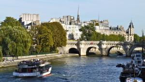 维勒瑞夫HOTEL PARIS PACIFIC VILLEJUIF- INSTITUT GUSTAVE ROUSSY et Direct PARIS的相册照片