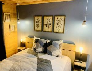 Apartment in Morzine - Ski In - Sleeps 6客房内的一张或多张床位