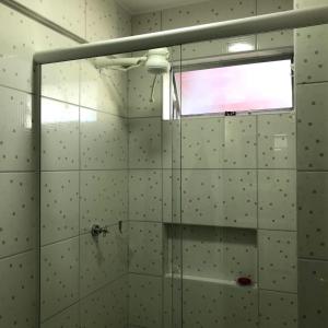 Ap flat central- ar, garagem e ótima localização的一间浴室