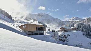 梅劳Haus im WALDner的雪地滑雪小屋 - 带滑雪缆车
