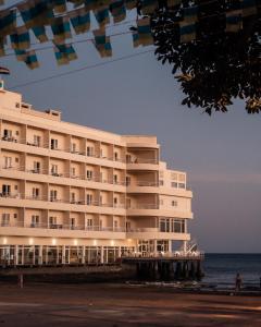 厄尔梅达诺梅达诺酒店的海滨酒店
