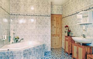 斯洛斯斯莫杰罗度假屋的一间浴室