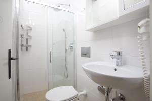 芬卡图多尔酒店的一间浴室