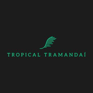 特拉曼达伊Tropical Tramandaí的黑色背景上的绿色鸟徽标