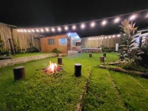 Glamping Site walking distance to Majayjay Falls外面的花园