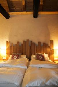 马尔加米尔葛洛贝北欧度假村客房内的一张或多张床位