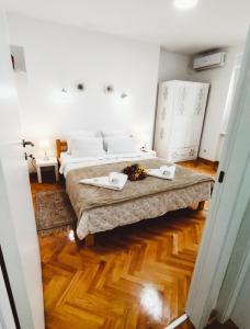 Palace Luxury Apartments The Heart of Belgrade客房内的一张或多张床位