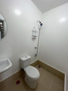 La Colmena Bauan - Self Catering Townhouse Accommodation的一间浴室