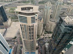 迪拜Torch 77的城市高楼空中景观