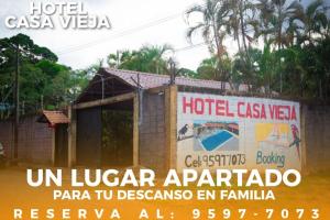 拉塞瓦Hotel Casa Vieja的里格拉帕帕帕帕帕帕帕帕帕广告上的酒店标志
