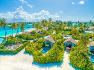 南马累环礁Hard Rock Hotel Maldives的享有度假村的空中景致