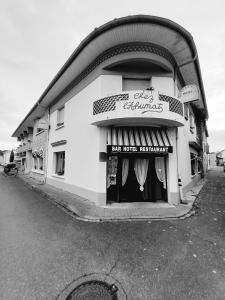 阿杜尔河畔艾尔拉胡麦特酒店的快餐店的黑白照片