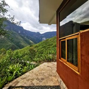 CocachimbaGoctamarca Lodge的山景度假屋
