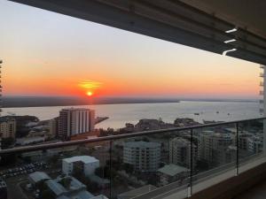 Above & Beyond (21st floor two bedrooms apartment)平面图