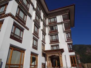 廷布不丹廷布沃瑟酒店的白色的木质建筑